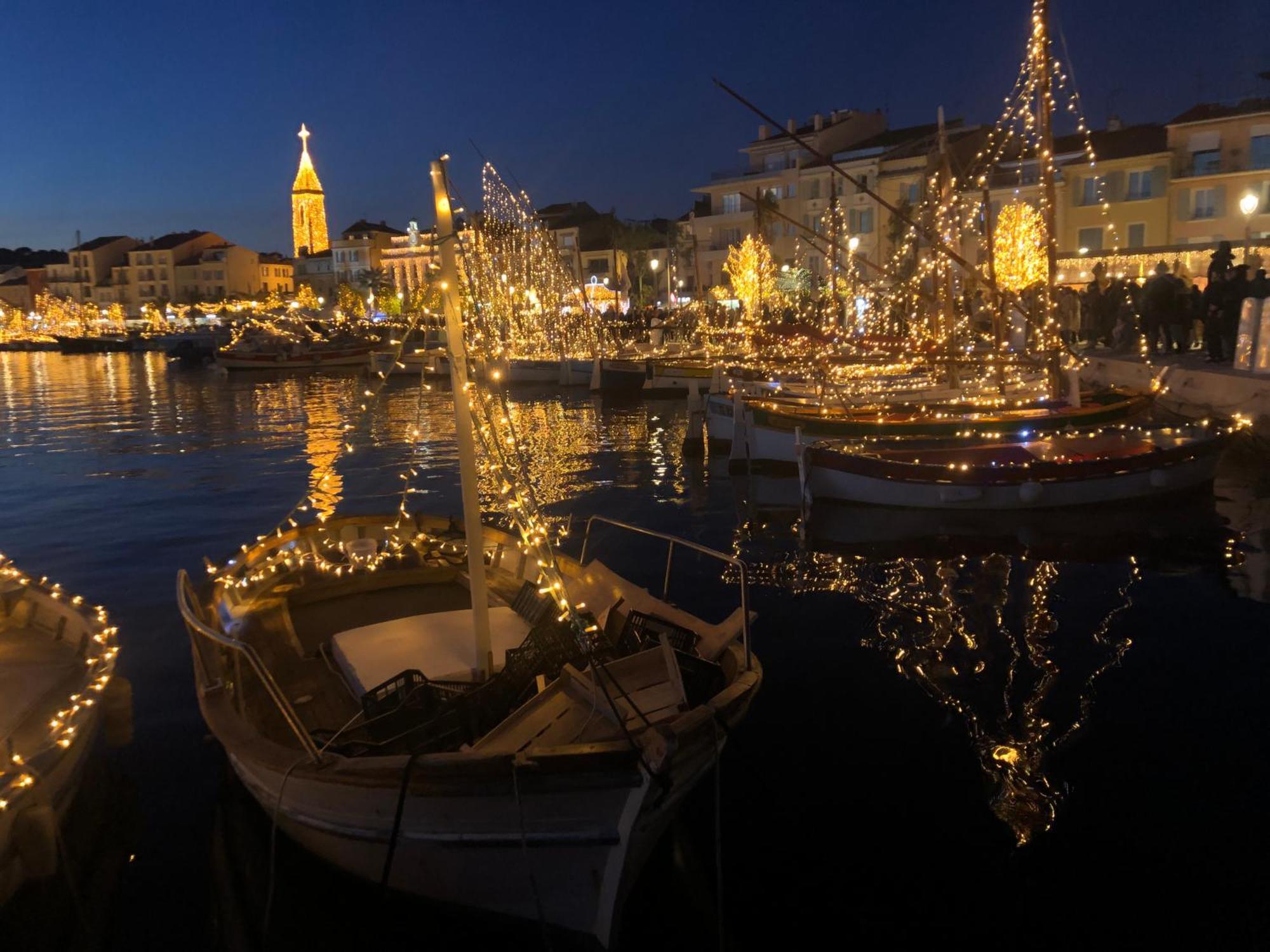 Votre Sejour A Sanary Dans Bas De Villa Avec Terrasse Vegetalisee Et Abritee Exposition Est Sud Ouest A 400M Du Centre Ville En Zone Pietonne Ou Tout Peut Se Faire A Pied Sanary-sur-Mer Luaran gambar